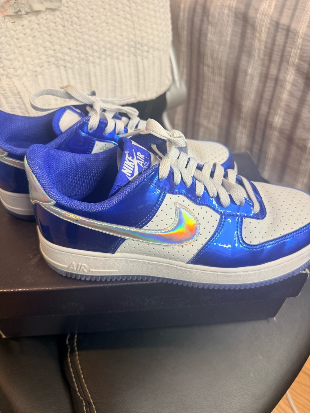 Nike Low-Top Sneakers in Blue, White and Iridescent